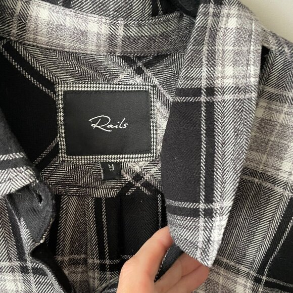 Rails Plaid Pattern Long Sleeve Collared Button Up Shirt Black Gray Medium - Picture 4 of 6